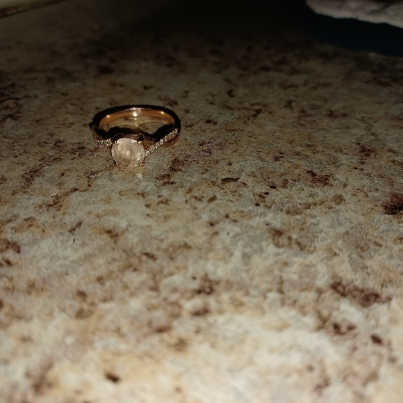10K Rose Gold Ring With 1 ct Morganite Stone - Picture 5 of 5